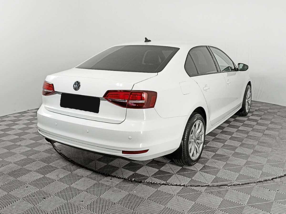 Volkswagen Jetta с пробегом — 2016 год. Фото: #4