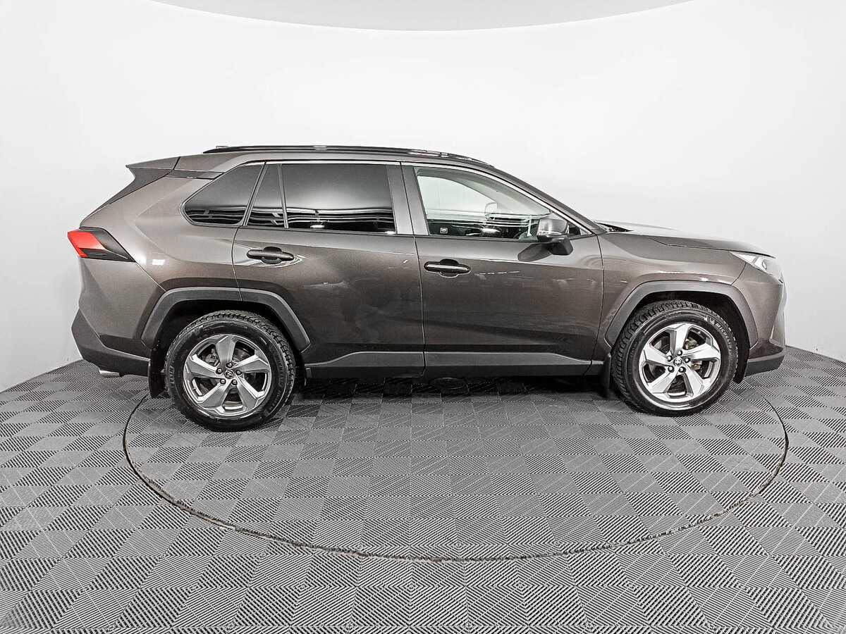 Toyota RAV4 с пробегом — 2019 год. Фото: #3