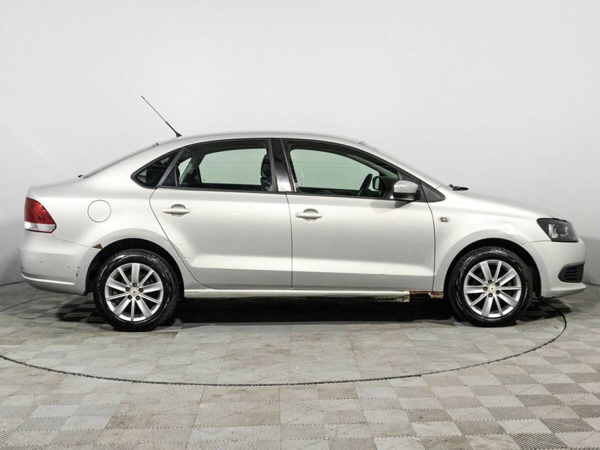 Volkswagen Polo с пробегом — 2012 год. Фото: #3