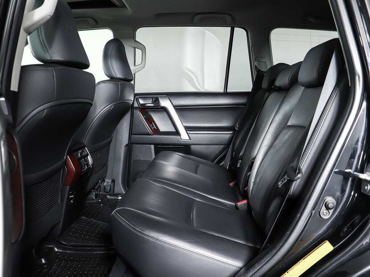 Toyota Land Cruiser Prado с пробегом — 2016 год. Фото: #8