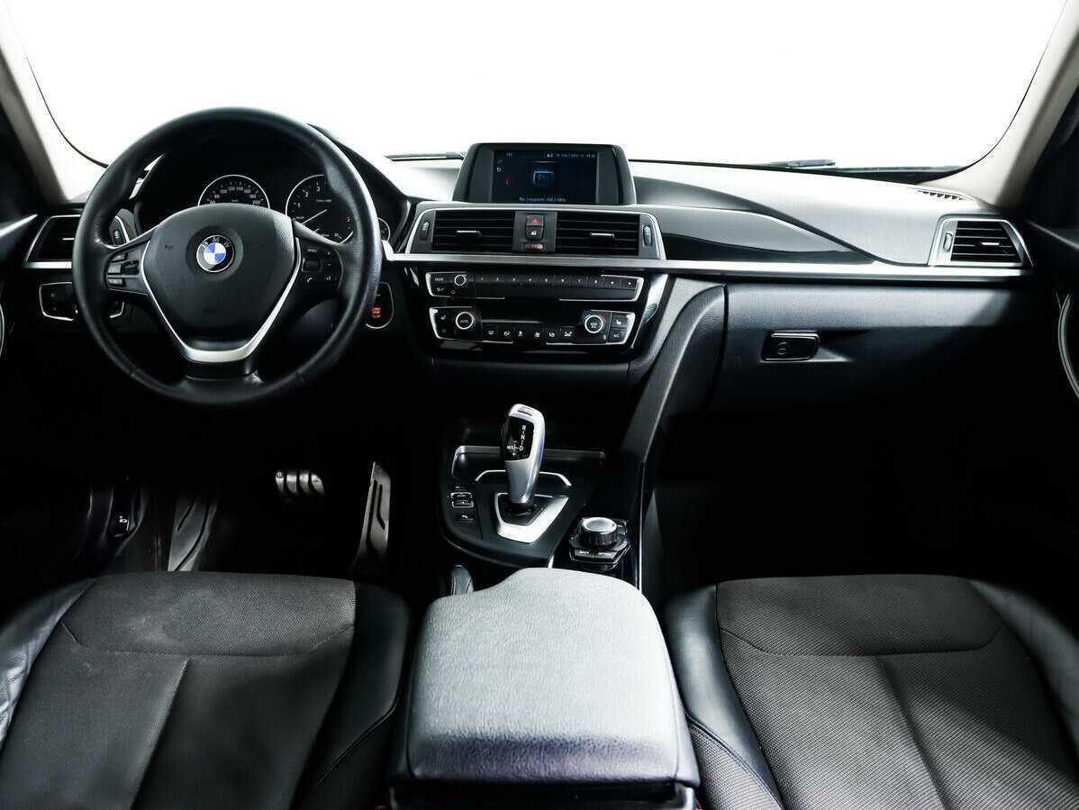 BMW 3 серии с пробегом — 2018 год. Фото: #9