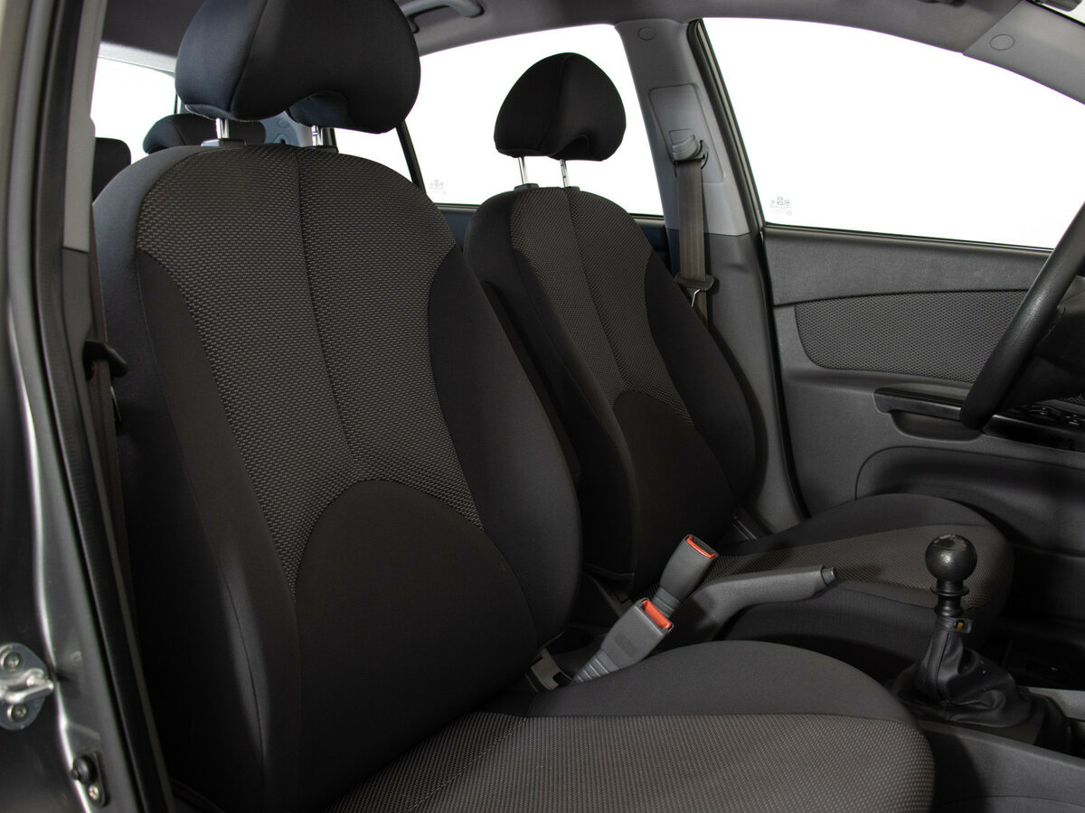 Kia Rio с пробегом — 2010 год. Фото: #13