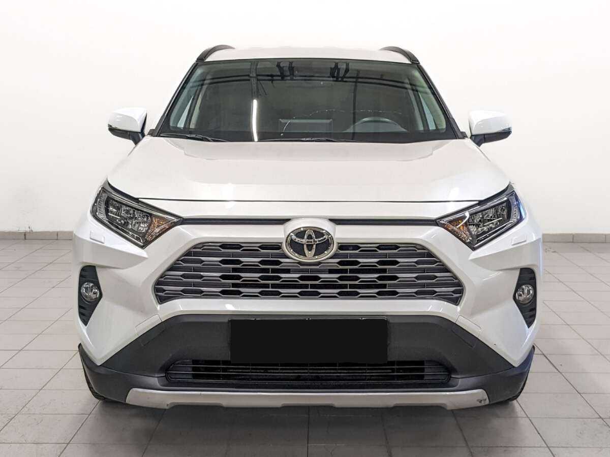 Toyota RAV4 с пробегом — 2021 год. Фото: #1