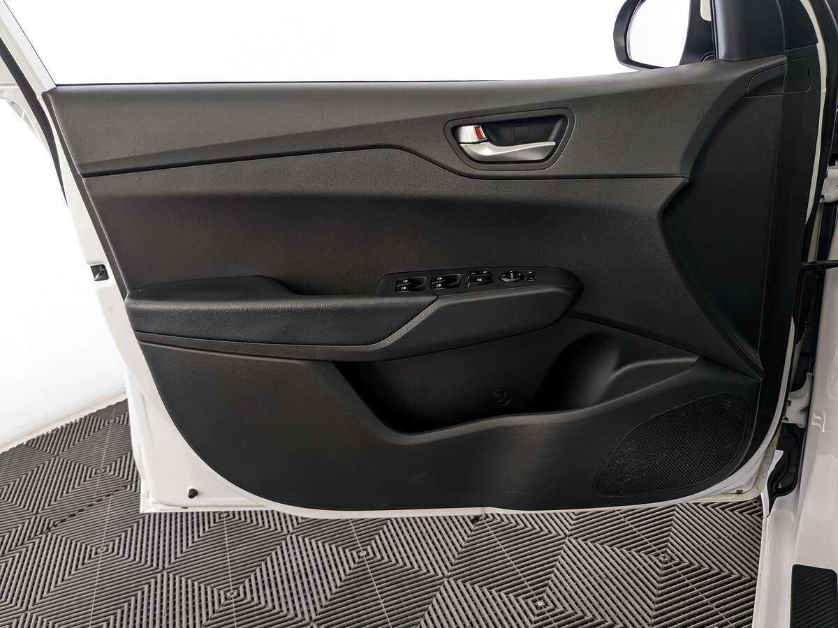 Hyundai Solaris с пробегом — 2021 год. Фото: #14
