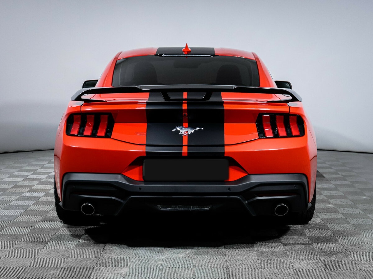 Ford Mustang с пробегом — 2024 год. Фото: #5