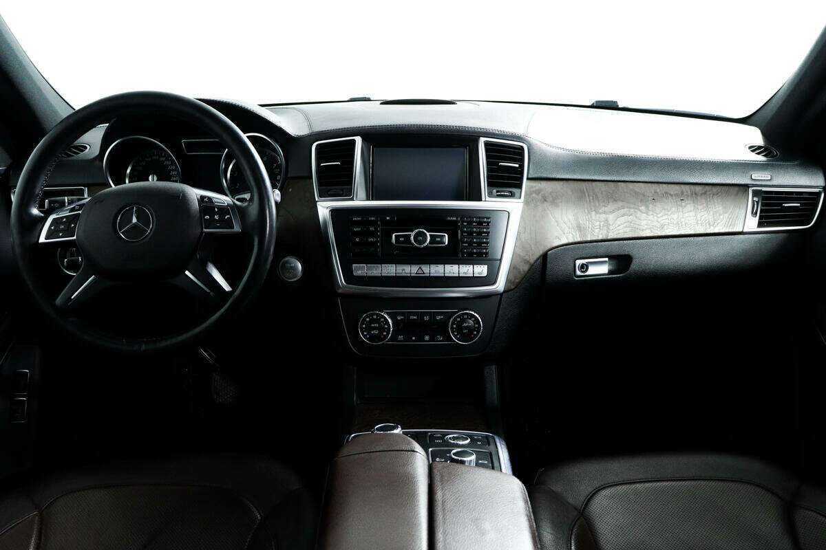Mercedes-Benz GL-Класс с пробегом — 2014 год. Фото: #10