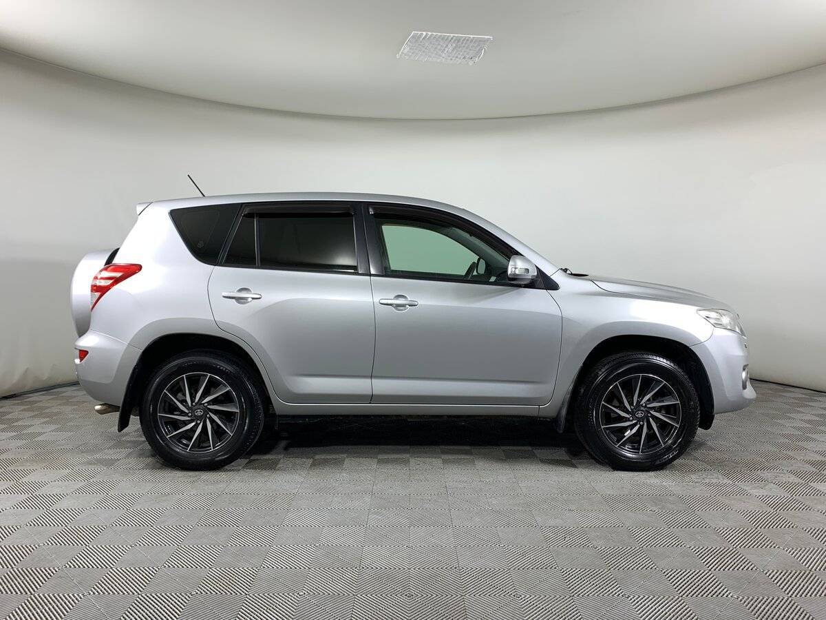 Toyota RAV4 с пробегом — 2010 год. Фото: #3