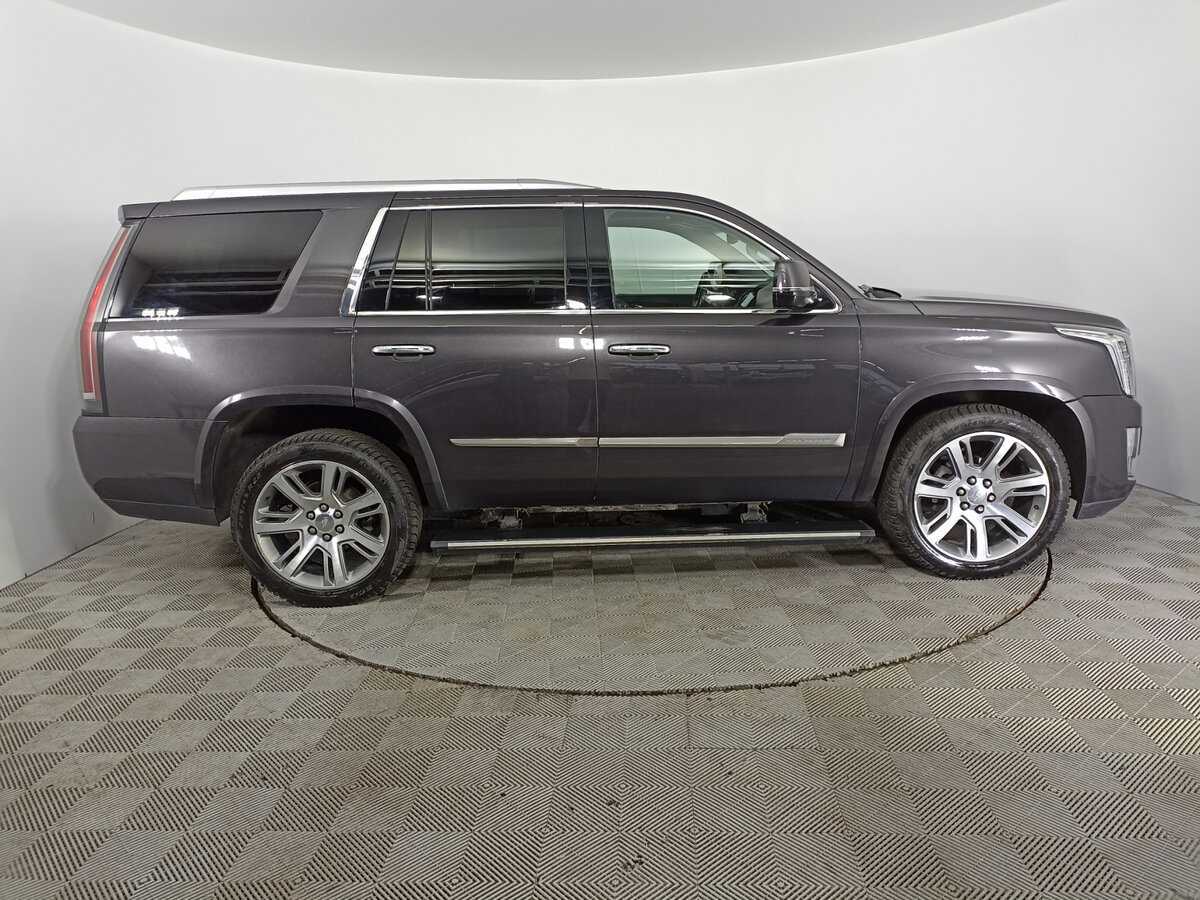 Cadillac Escalade с пробегом — 2016 год. Фото: #3