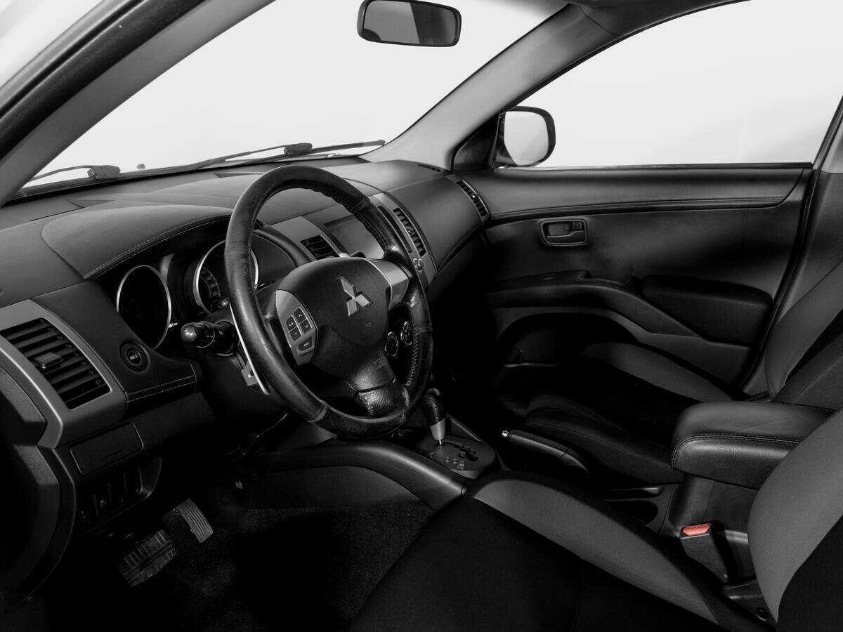 Mitsubishi Outlander с пробегом — 2011 год. Фото: #14