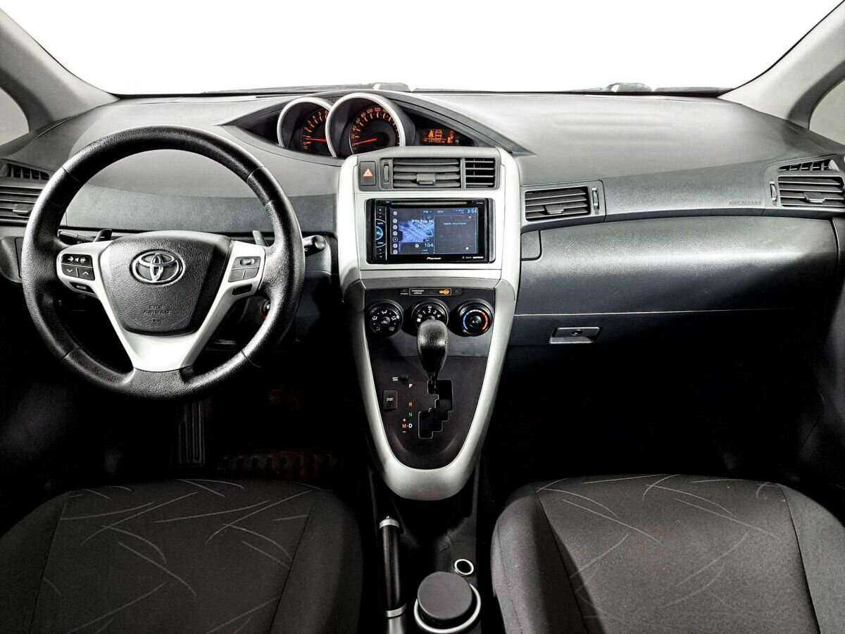 Toyota Verso с пробегом — 2012 год. Фото: #11