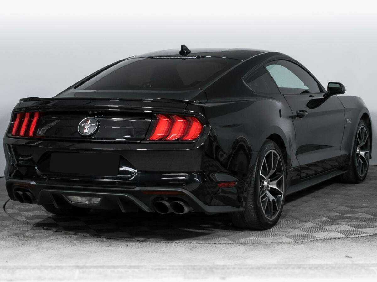 Ford Mustang с пробегом — 2022 год. Фото: #4