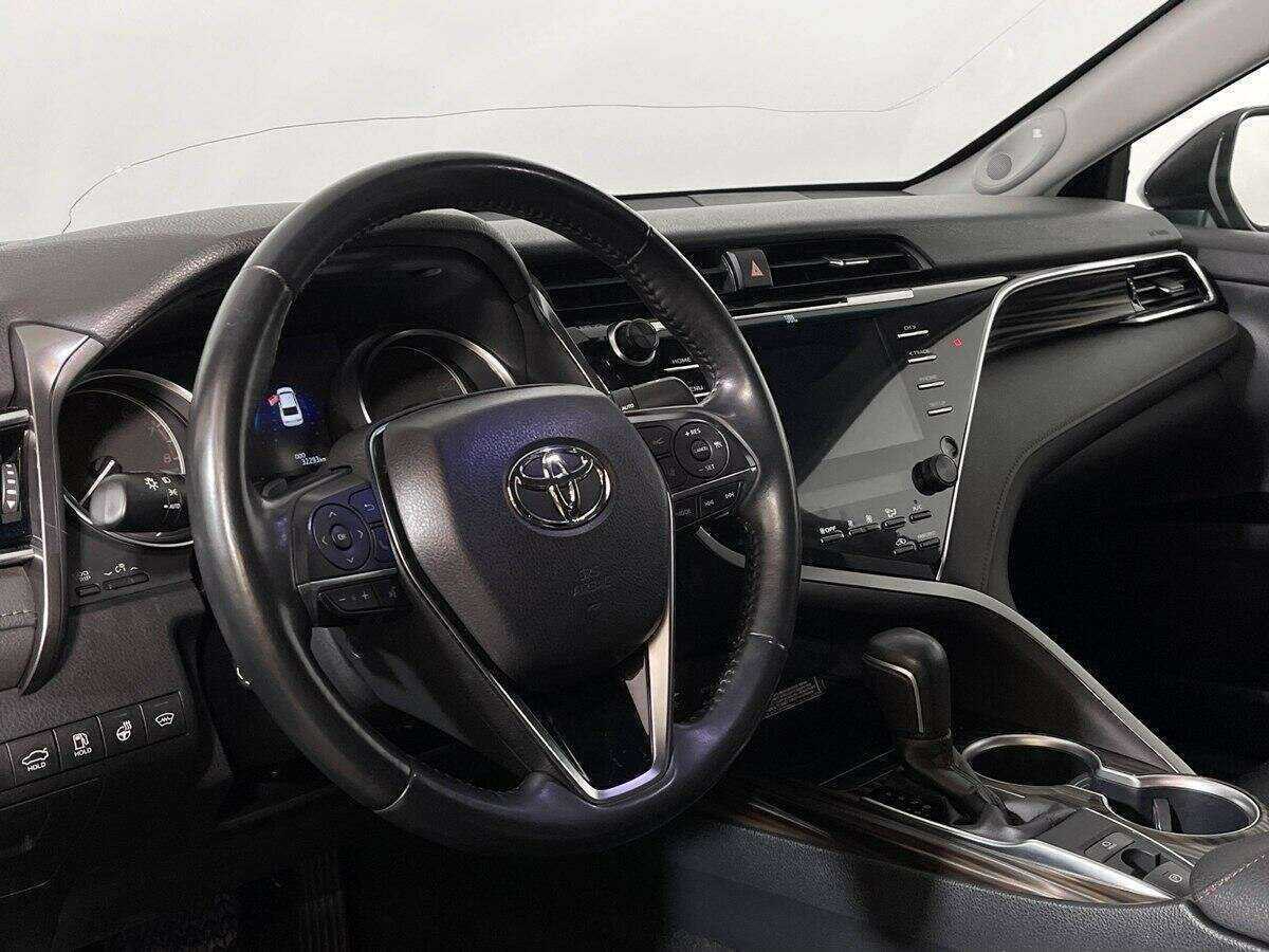 Toyota Camry с пробегом — 2019 год. Фото: #15