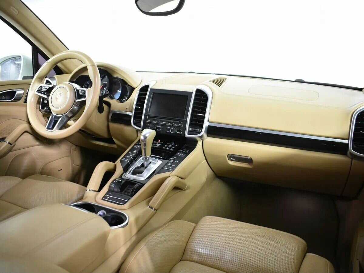 Porsche Cayenne с пробегом — 2015 год. Фото: #11