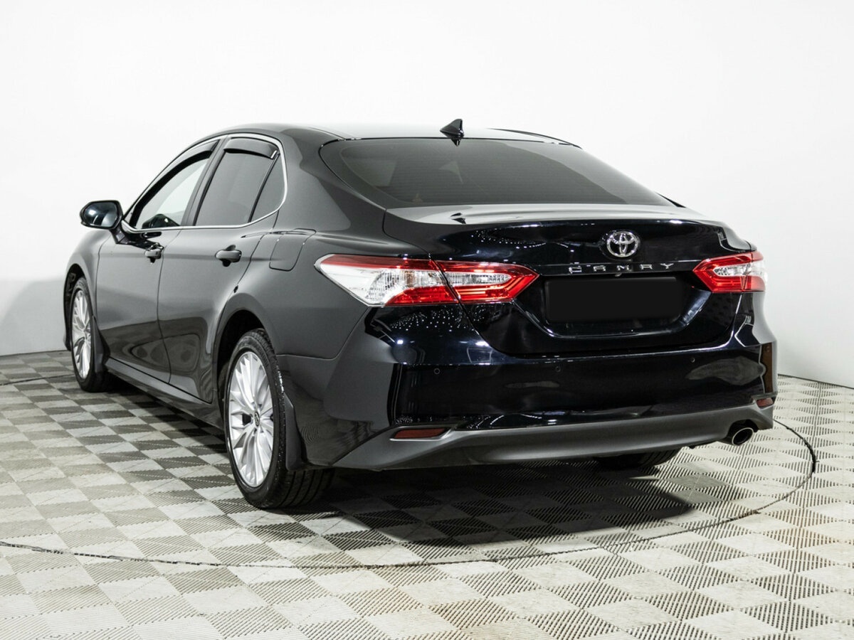 Toyota Camry с пробегом — 2021 год. Фото: #5