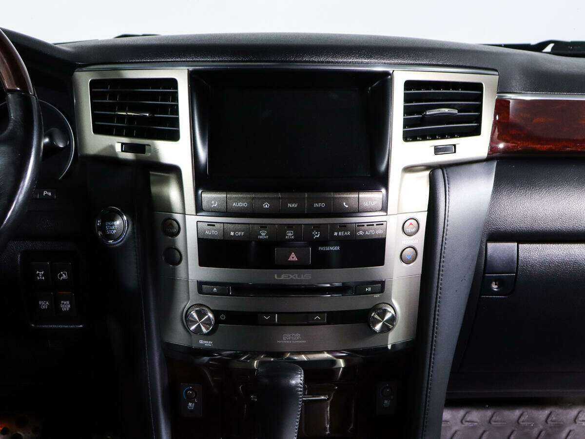Lexus LX с пробегом — 2015 год. Фото: #8
