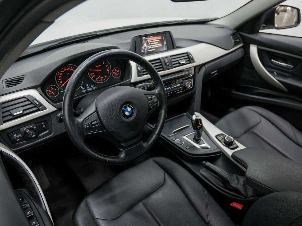 BMW 3 серии с пробегом — 2015 год. Фото: #12