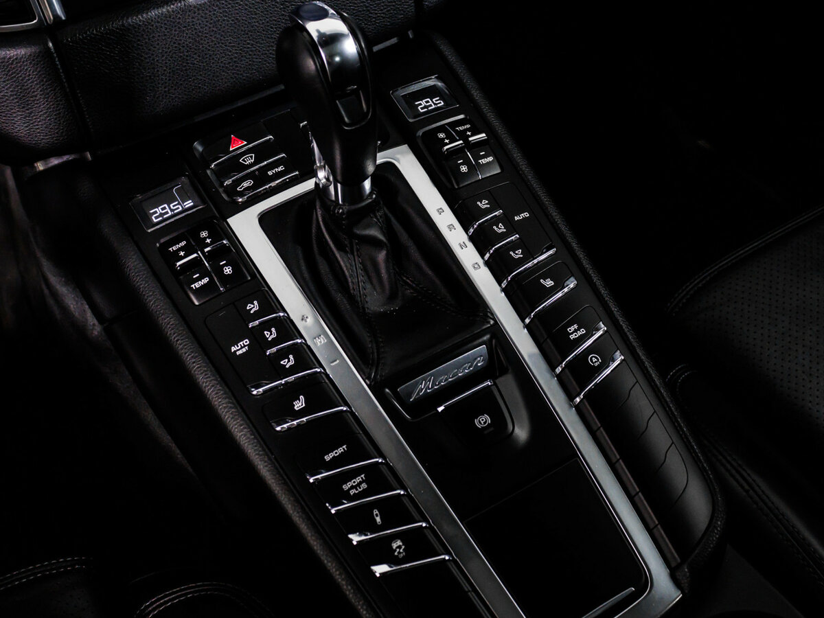 Porsche Macan с пробегом — 2014 год. Фото: #17