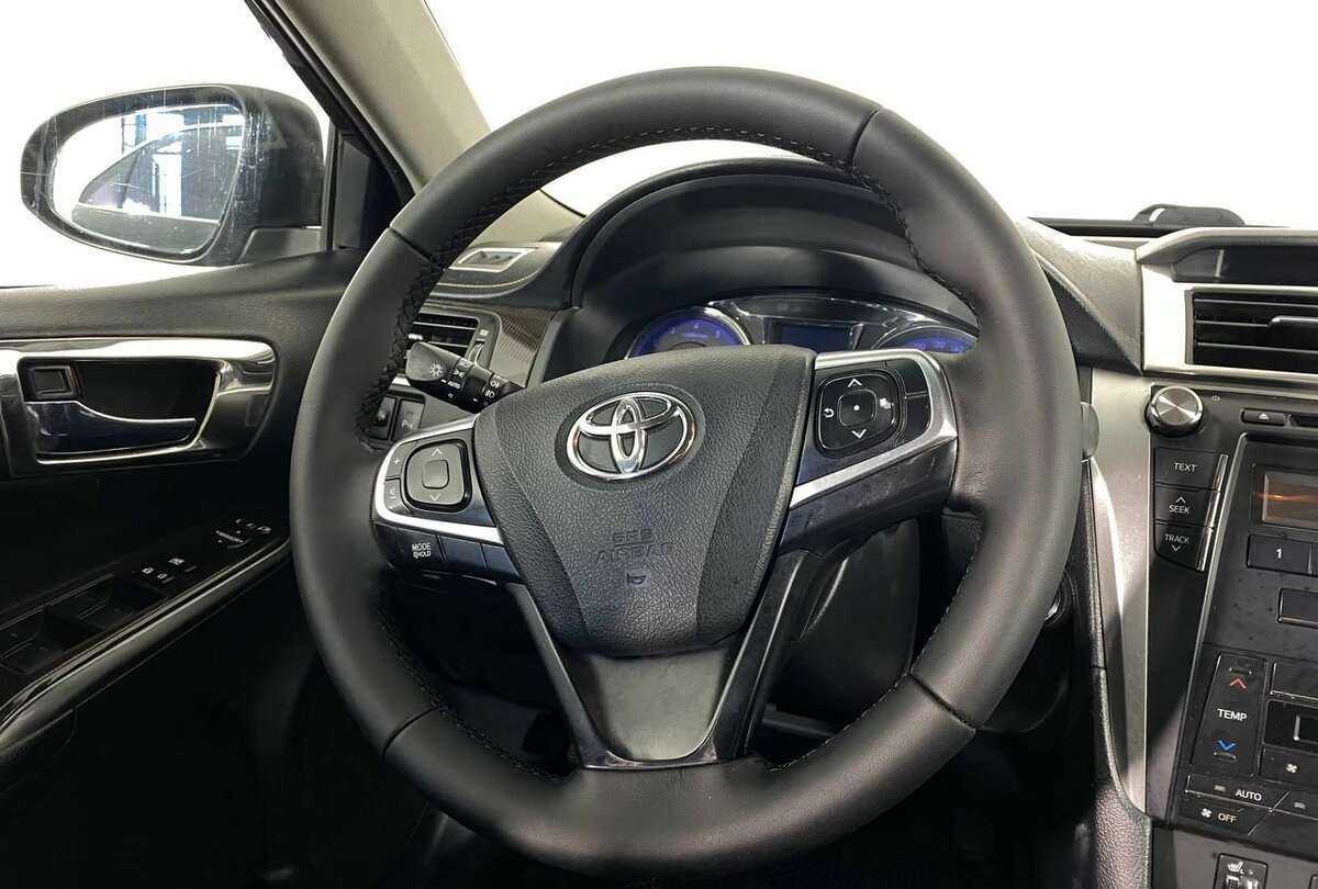 Toyota Camry с пробегом — 2017 год. Фото: #8