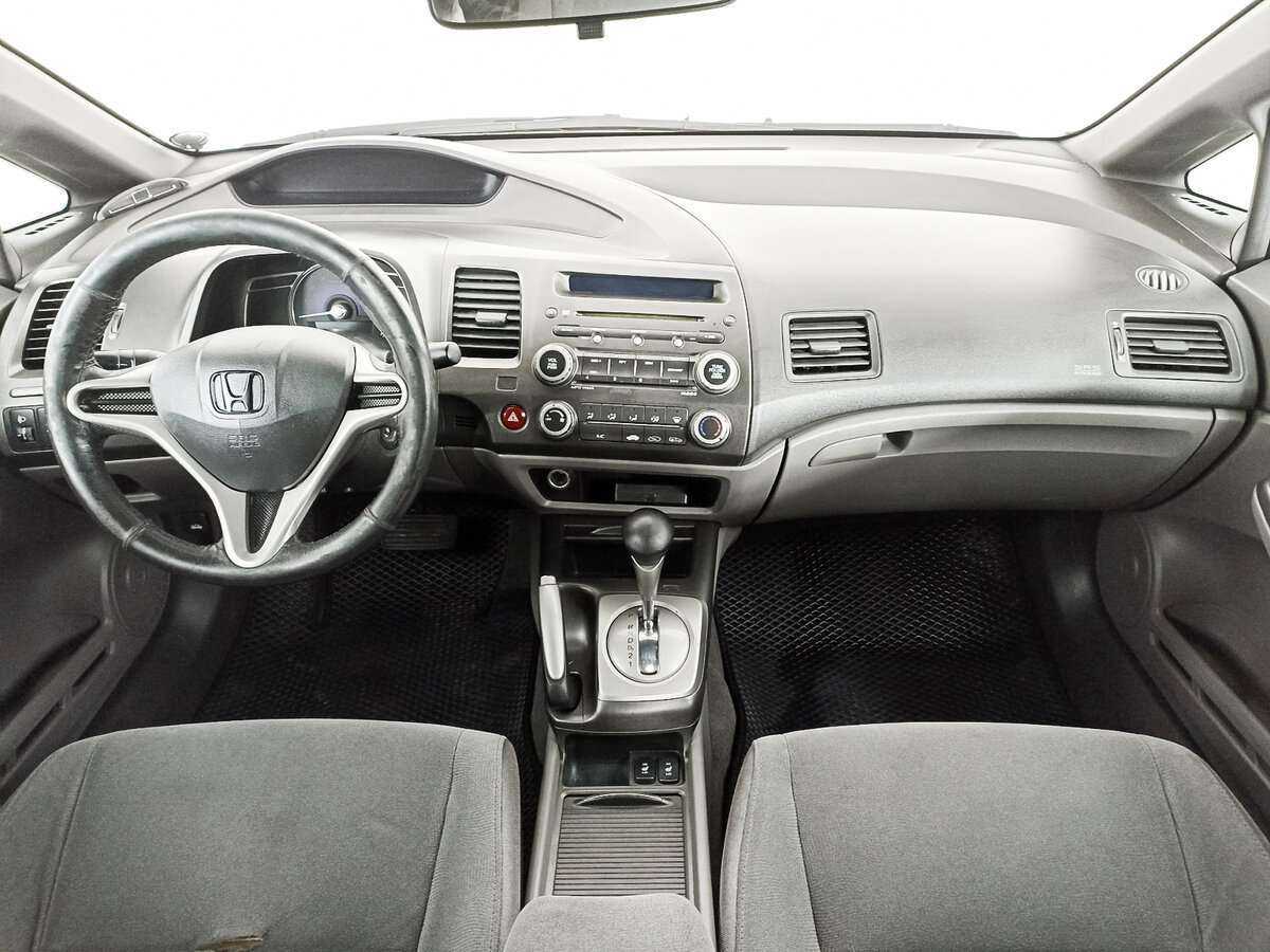 Honda Civic с пробегом — 2007 год. Фото: #11