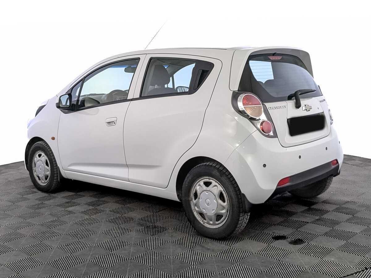 Chevrolet Spark с пробегом — 2011 год. Фото: #6