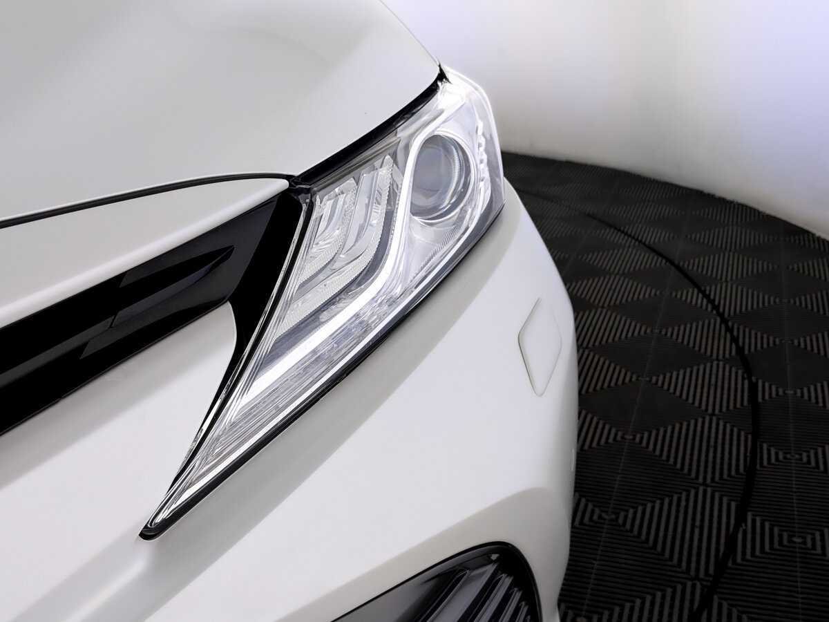 Toyota Camry с пробегом — 2019 год. Фото: #16