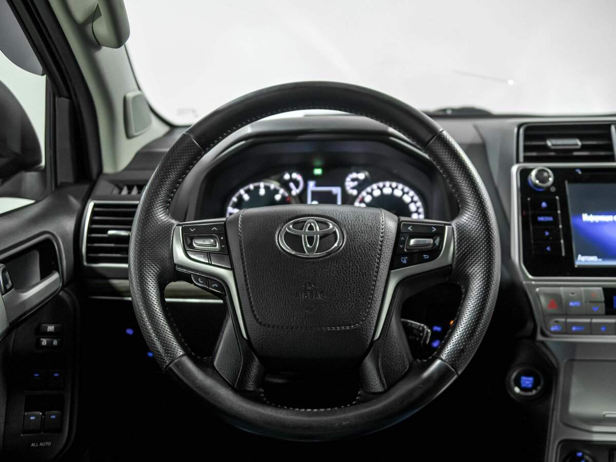 Toyota Land Cruiser Prado с пробегом — 2017 год. Фото: #8