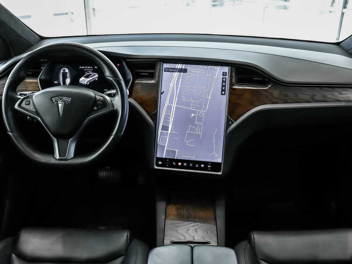 Tesla Model X с пробегом — 2020 год. Фото: #18