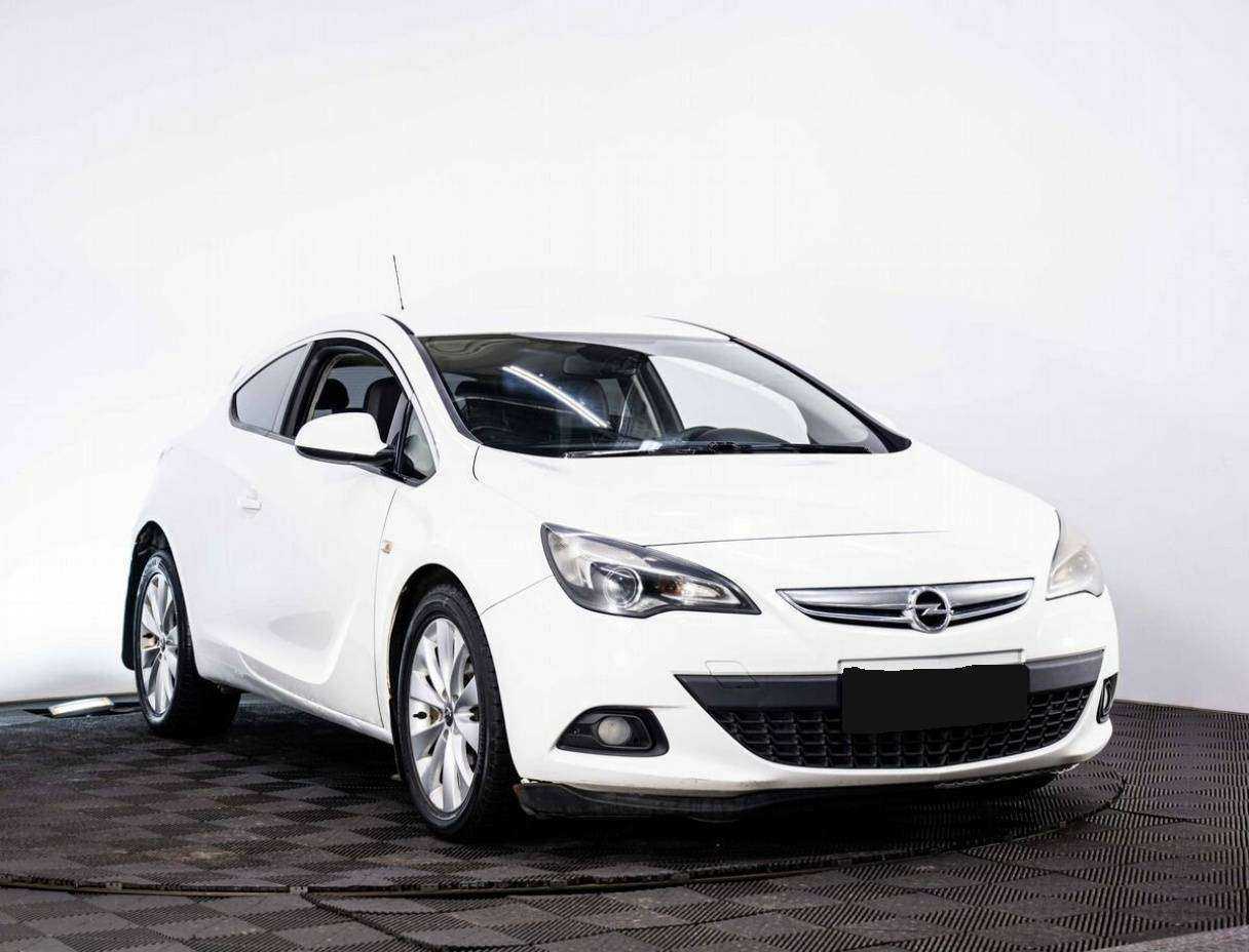 Opel Astra с пробегом — 2012 год. Фото: #2