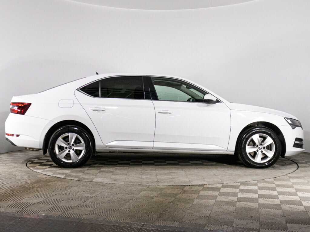 Skoda Superb с пробегом — 2021 год. Фото: #3