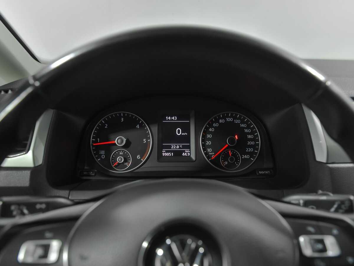 Volkswagen Caddy с пробегом — 2015 год. Фото: #6
