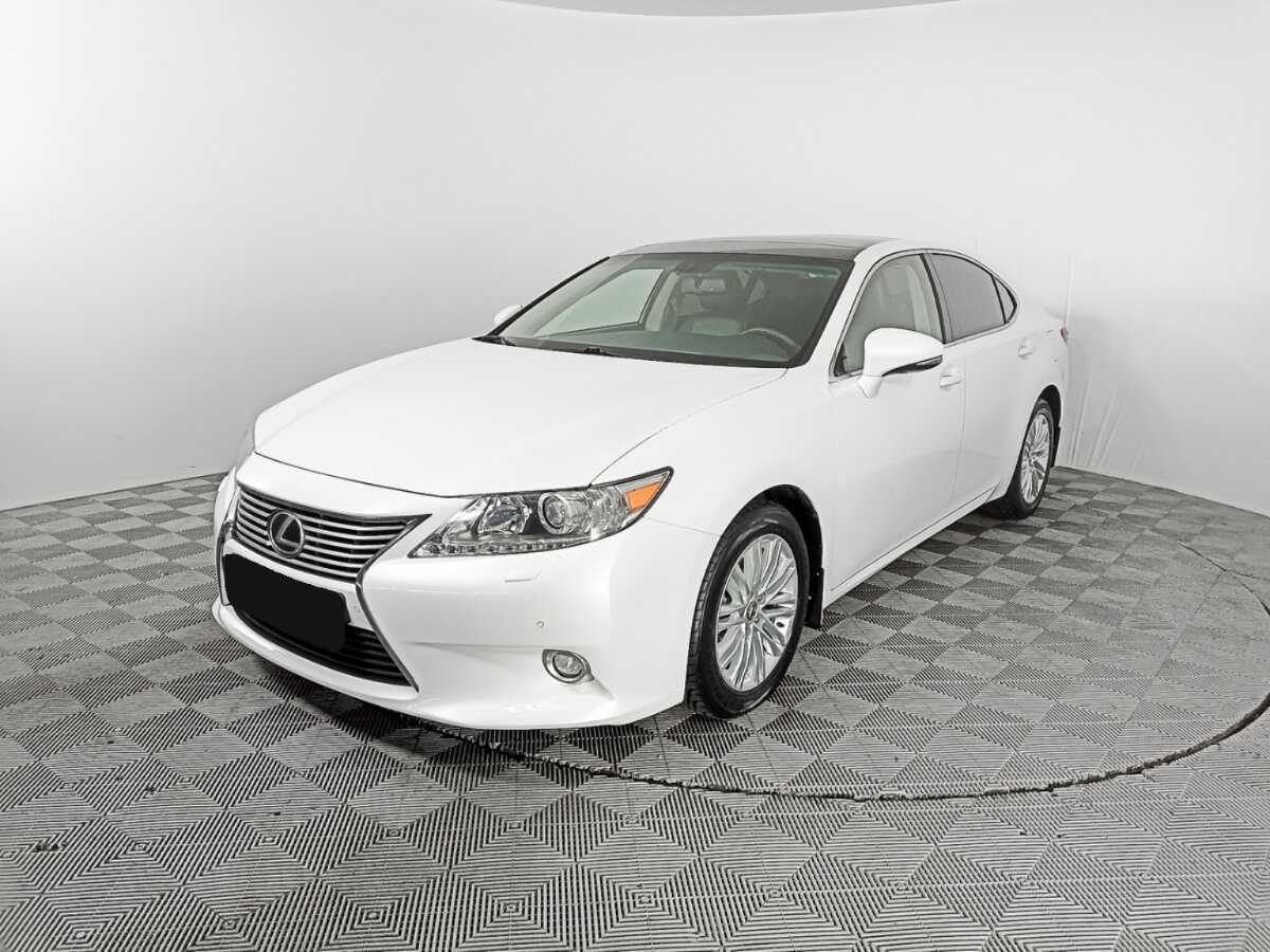 Lexus ES с пробегом — 2015 год. Фото: #0