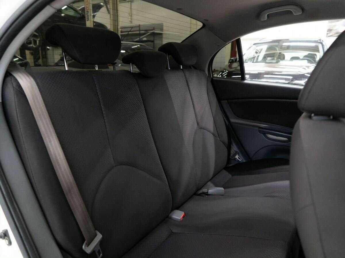 Kia Rio с пробегом — 2010 год. Фото: #8