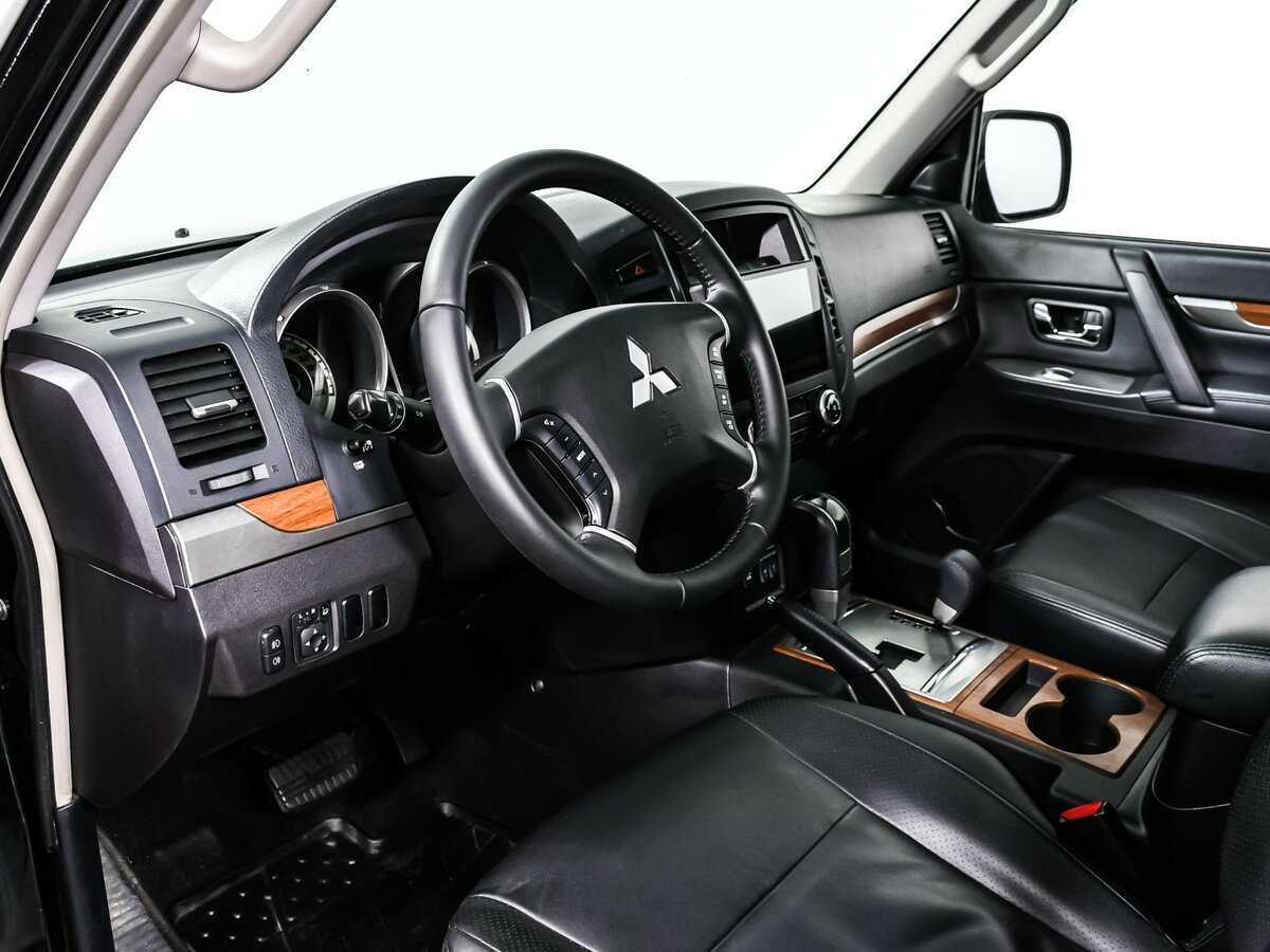 Mitsubishi Pajero с пробегом — 2008 год. Фото: #11