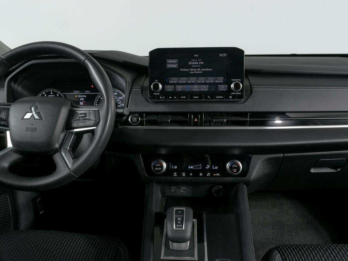 Mitsubishi Outlander с пробегом — 2022 год. Фото: #9