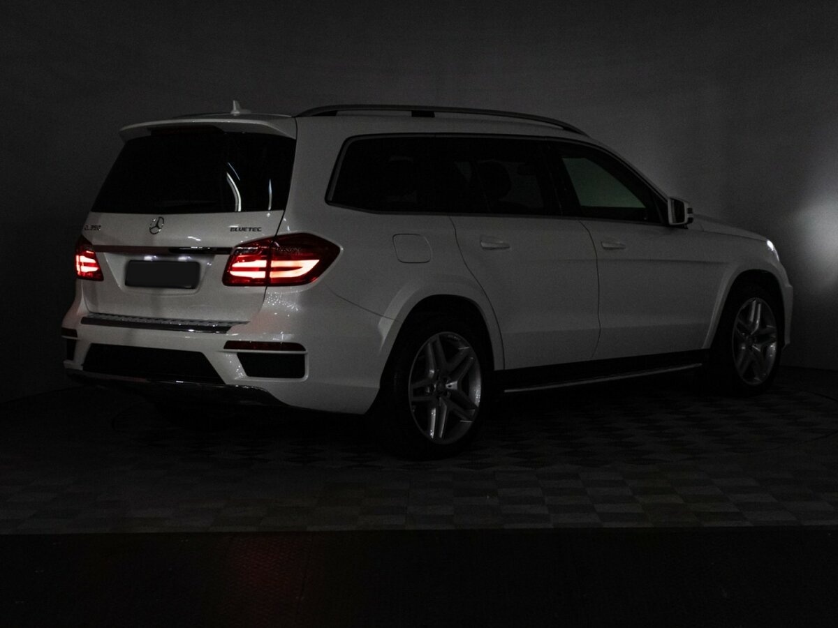 Mercedes-Benz GL-Класс с пробегом — 2015 год. Фото: #25
