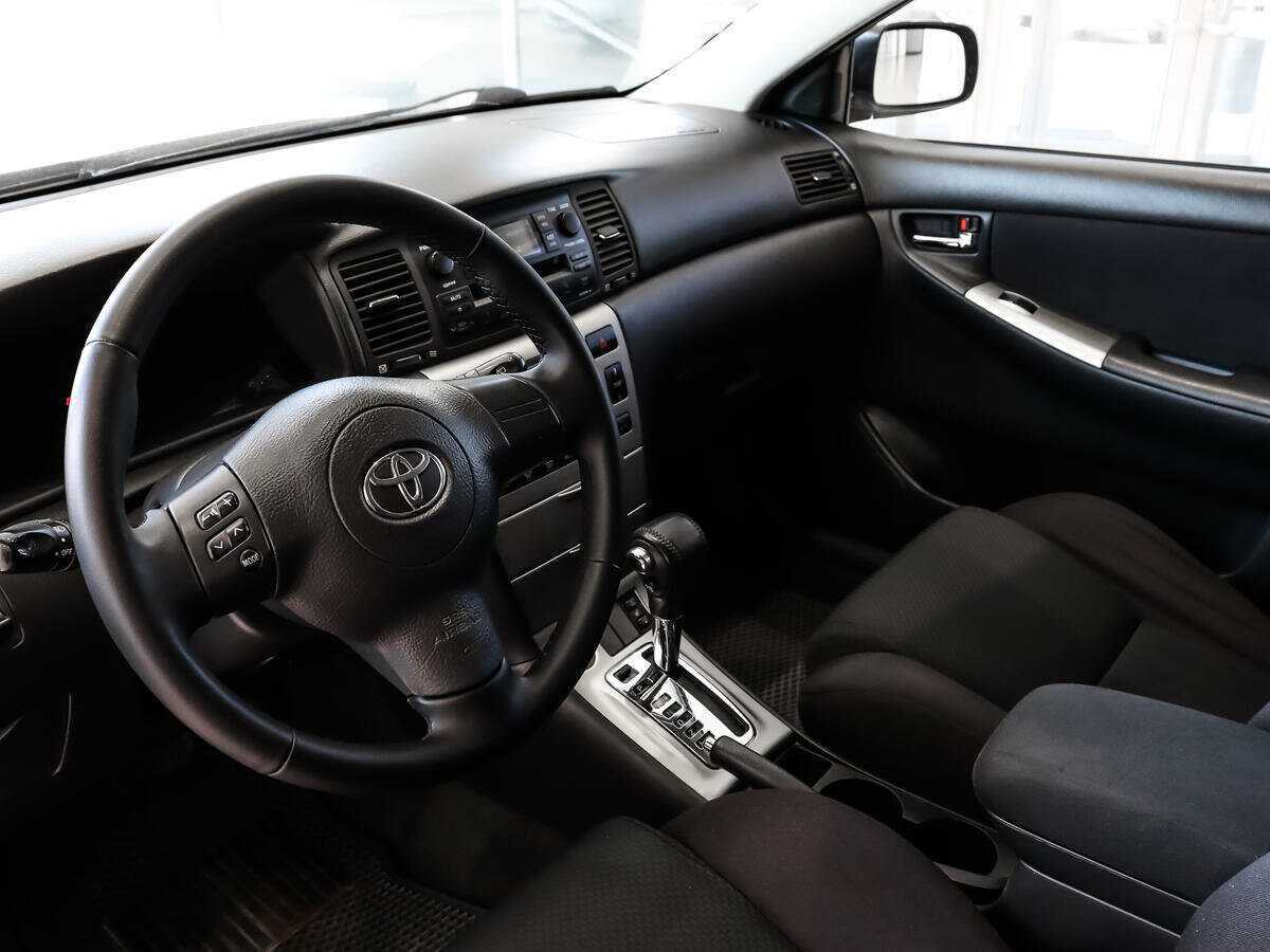 Toyota Corolla с пробегом — 2006 год. Фото: #7