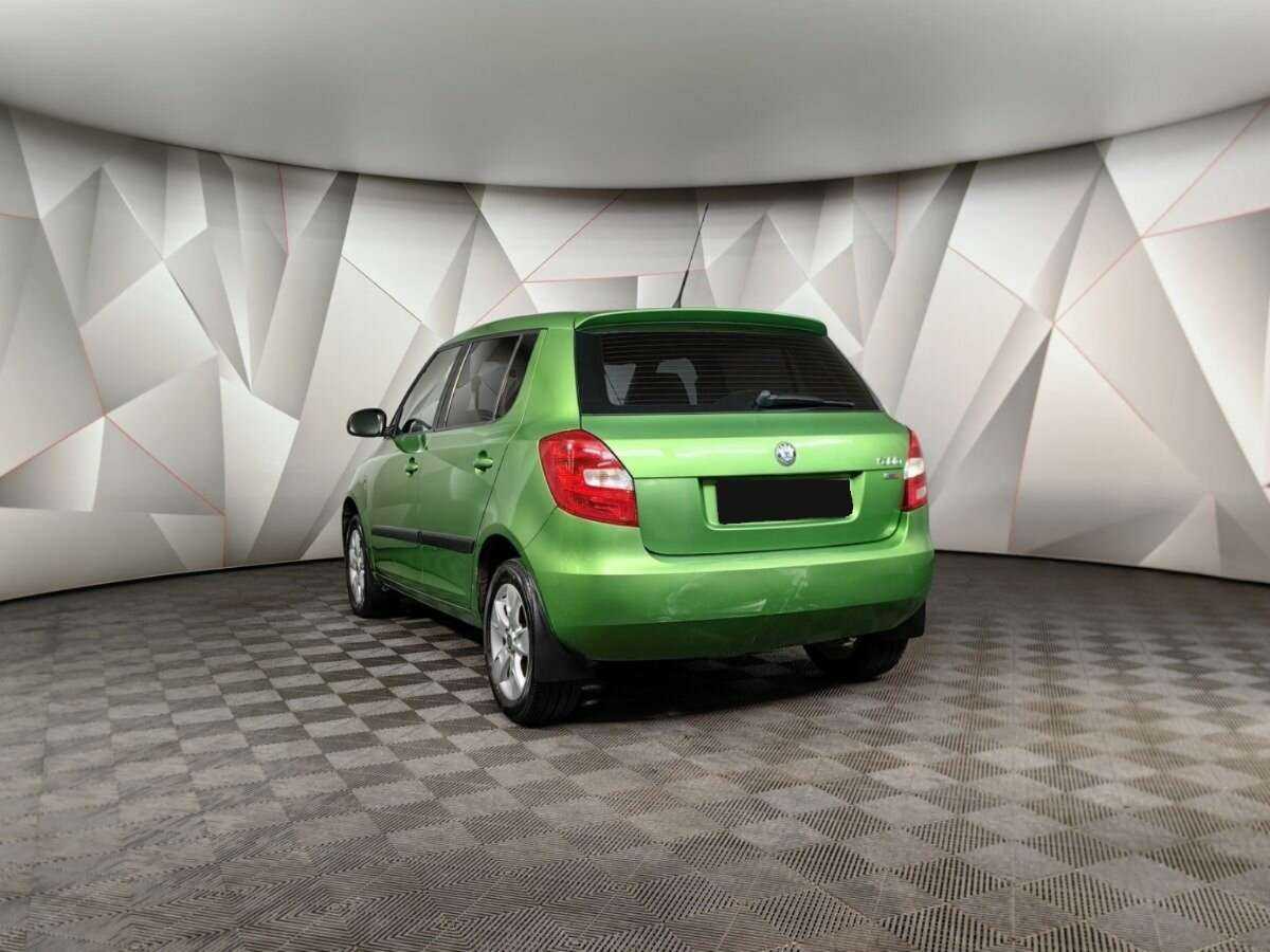 Skoda Fabia с пробегом — 2011 год. Фото: #3