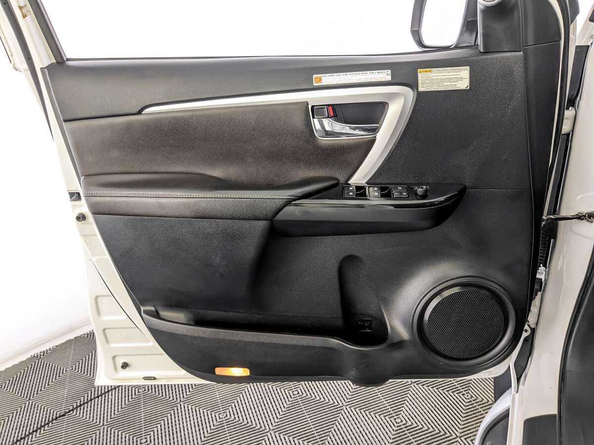 Toyota Fortuner с пробегом — 2019 год. Фото: #14