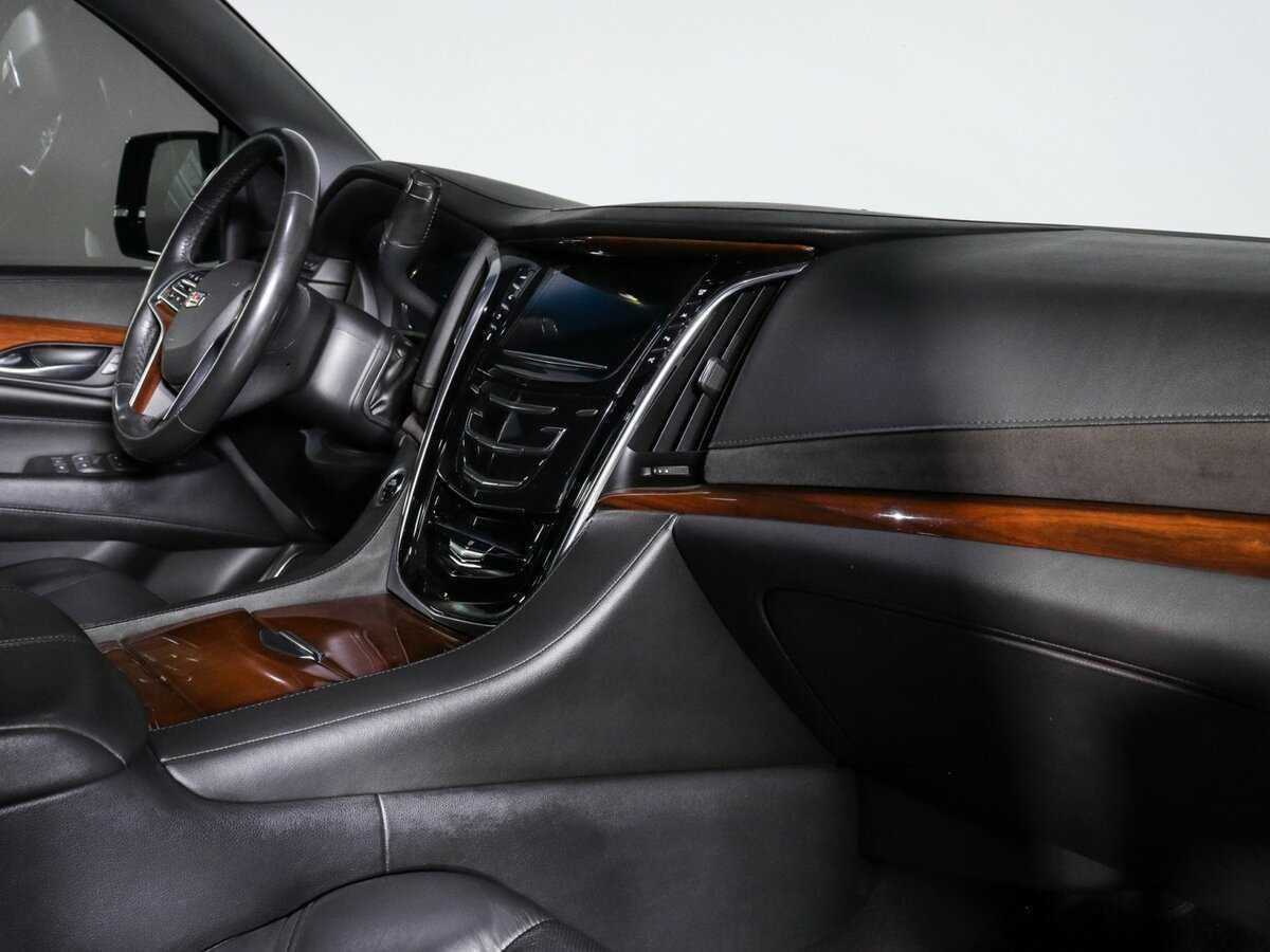 Cadillac Escalade с пробегом — 2018 год. Фото: #5