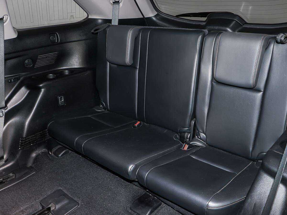 Toyota Highlander с пробегом — 2014 год. Фото: #10