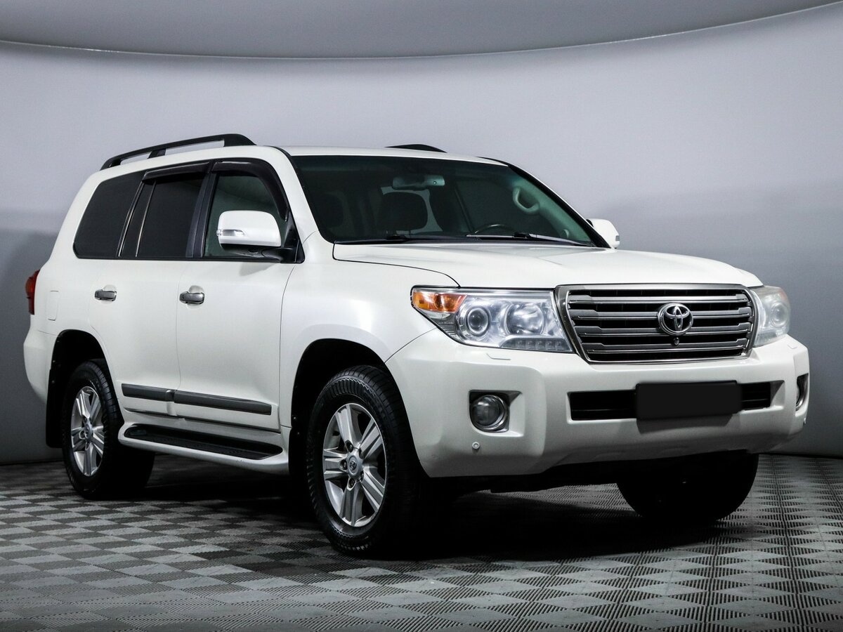 Toyota Land Cruiser с пробегом — 2014 год. Фото: #2