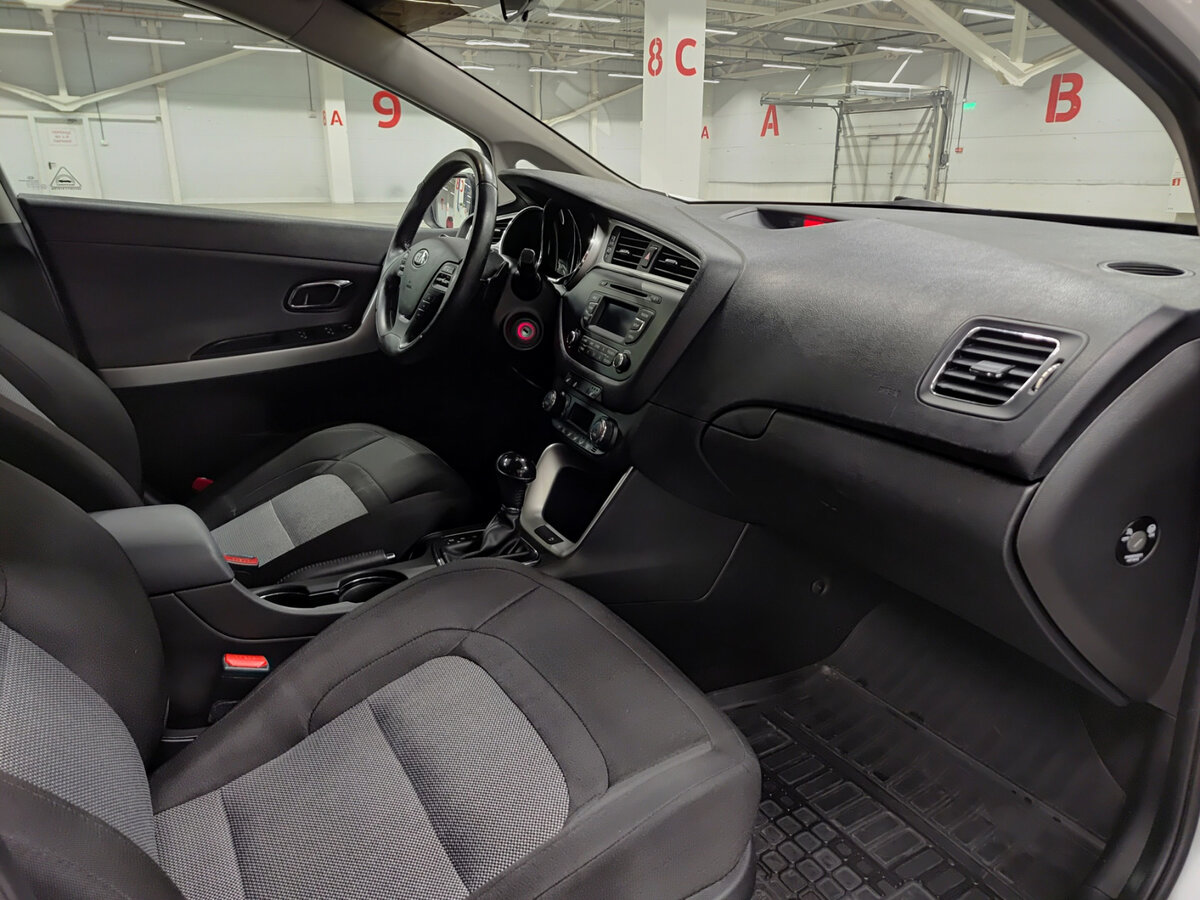 Kia Ceed с пробегом — 2018 год. Фото: #10