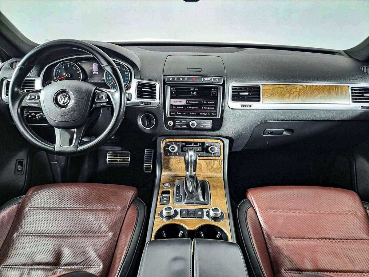 Volkswagen Touareg с пробегом — 2015 год. Фото: #9