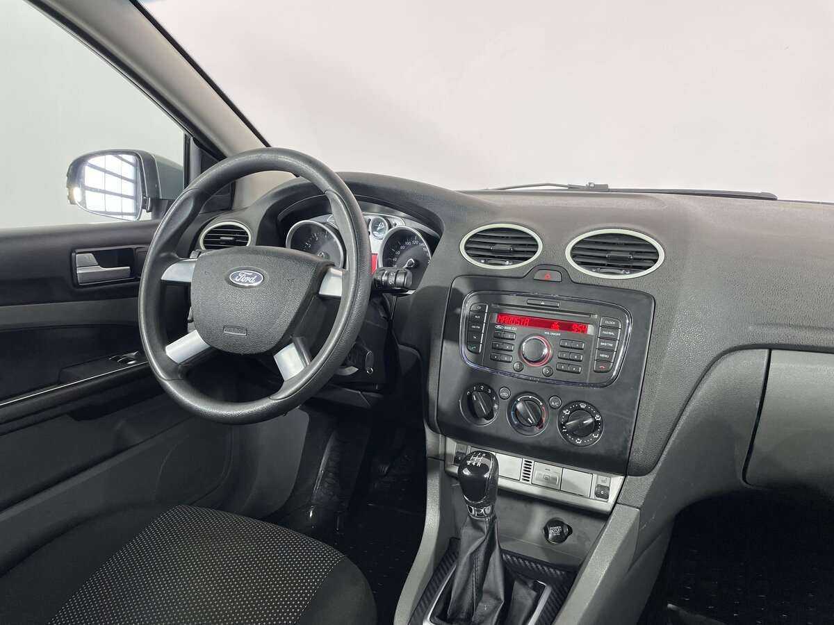 Ford Focus с пробегом — 2010 год. Фото: #11