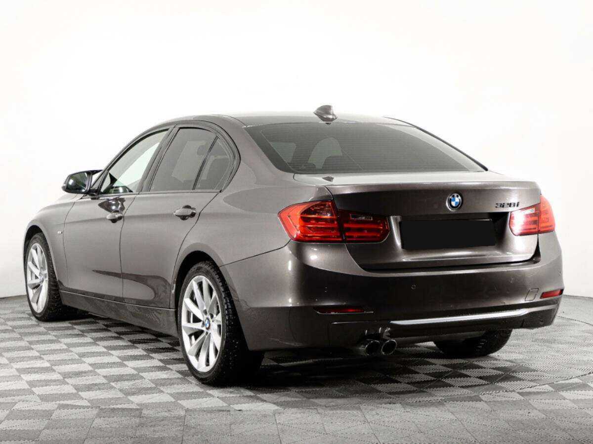 BMW 3 серии с пробегом — 2012 год. Фото: #6