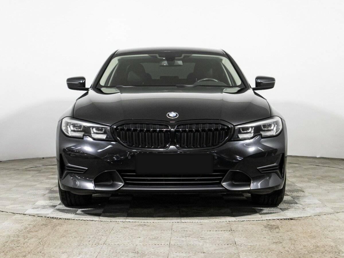 BMW 3 серии с пробегом — 2019 год. Фото: #1