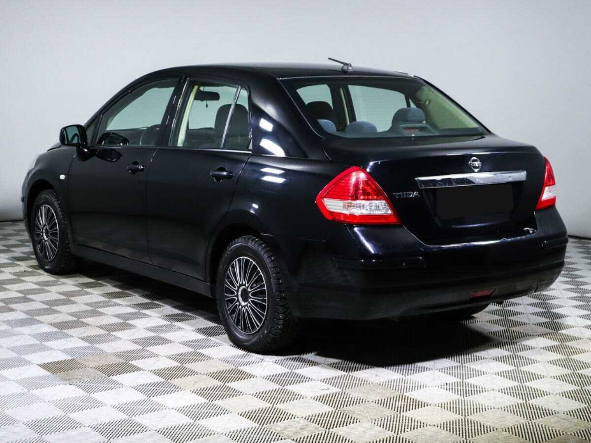Nissan Tiida с пробегом — 2010 год. Фото: #5