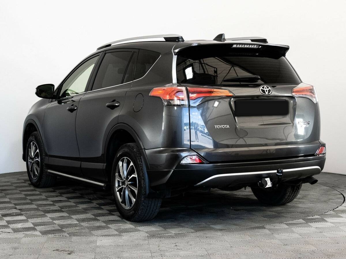 Toyota RAV4 с пробегом — 2016 год. Фото: #6