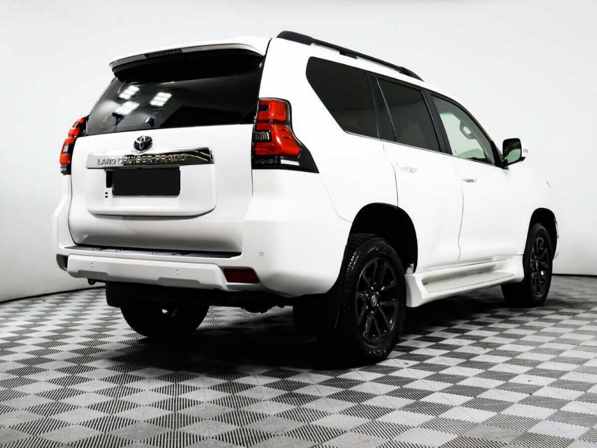 Toyota Land Cruiser Prado с пробегом — 2017 год. Фото: #3