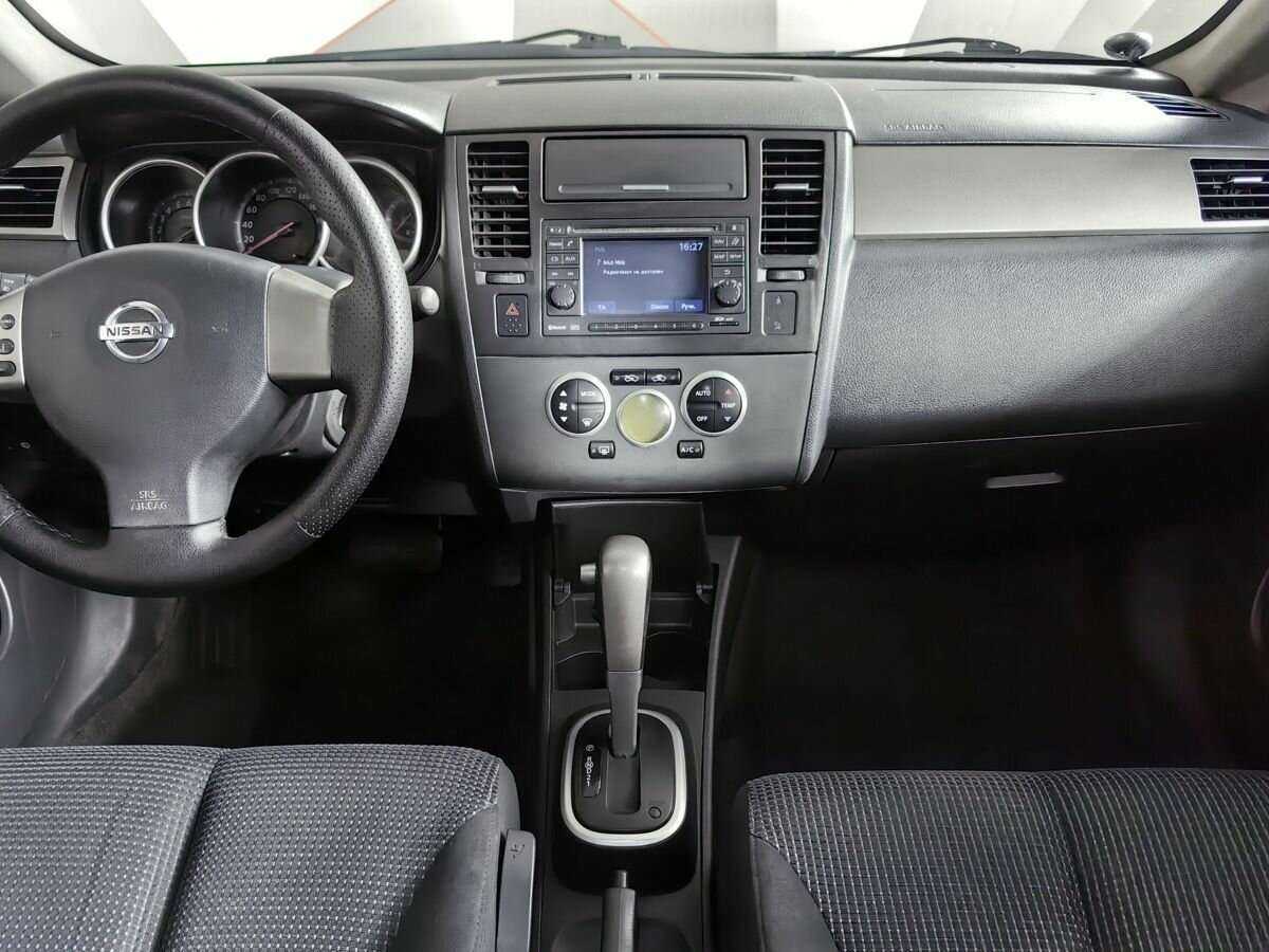 Nissan Tiida с пробегом — 2010 год. Фото: #10